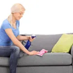 Почистить диван в домашних условиях
